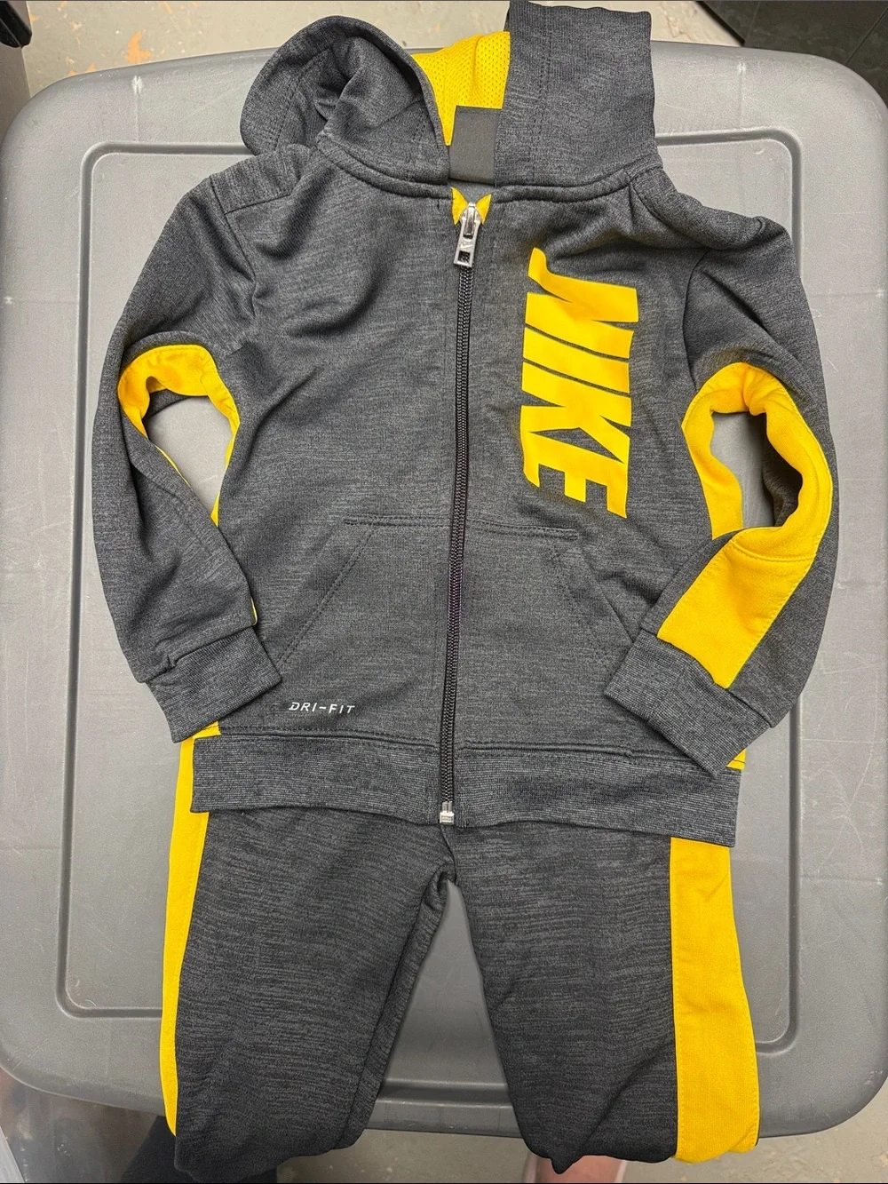 Nike Gray & Yellow Dri-FIT Sweatpants & Hoodie Set